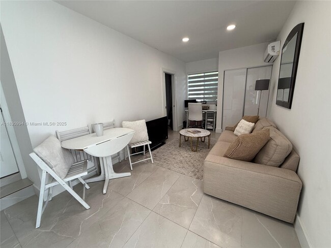 260 NW 132nd Ave in Miami, FL - Building Photo - Building Photo