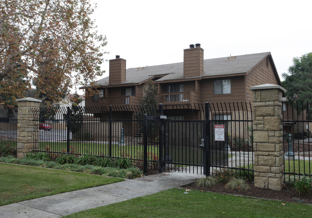 Willowood Apartments in Riverside, CA - Building Photo