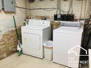 3434 W Drummond Pl, Unit 1 in Chicago, IL - Foto de edificio - Building Photo