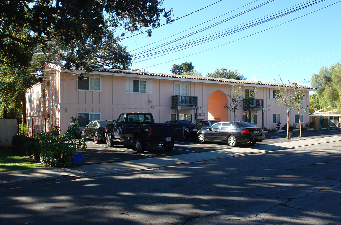 Oak Apartments in Ojai in Ojai, CA - Building Photo