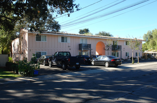 Oak Apartments in Ojai