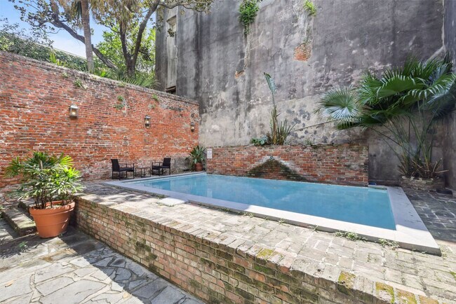 508 Chartres St in New Orleans, LA - Building Photo - Building Photo
