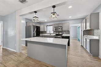 3121 30th St N in St. Petersburg, FL - Building Photo - Building Photo