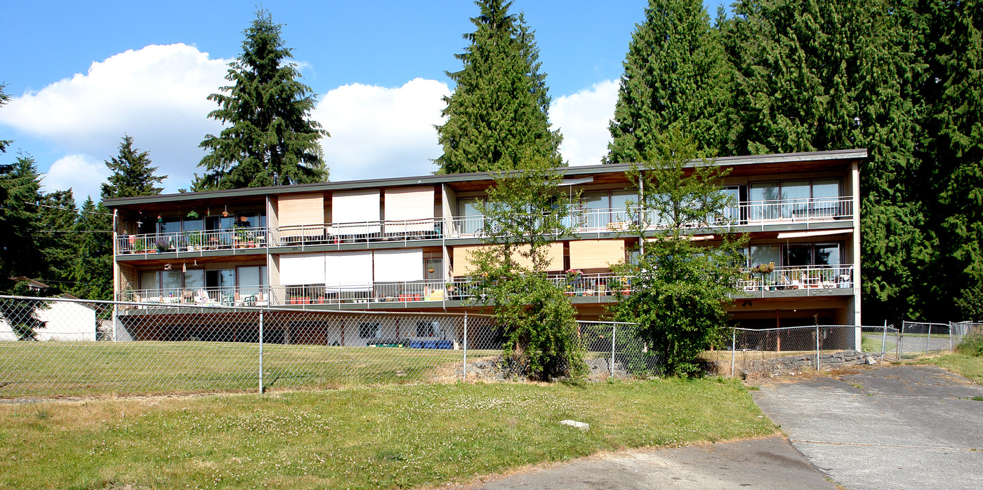 Lake Stickley Apartments in Everett, WA - Building Photo