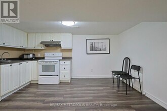 538 Bellamy Rd N in Toronto, ON - Building Photo - Building Photo