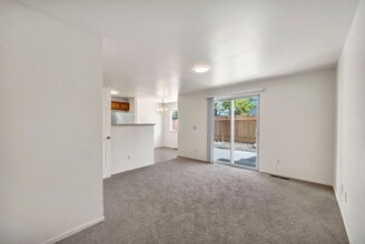 3932 Village Dr in Carson City, NV - Building Photo - Building Photo