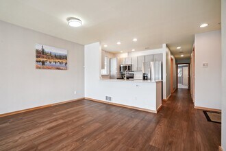 3622 14th Ave W, Unit 201 in Seattle, WA - Building Photo - Building Photo