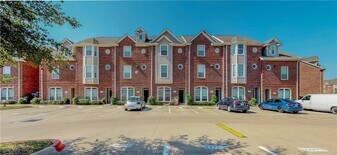 305 Holleman Dr E, Unit 1306 in College Station, TX - Building Photo