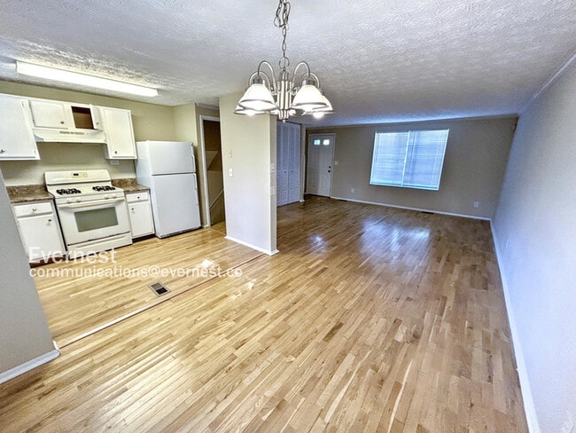 493 Village Square Ct in Stone Mountain, GA - Building Photo - Building Photo