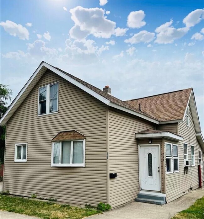 214 Scott St Rentals in Erie, PA