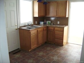 425 W 5th Ave in Flint, MI - Building Photo - Building Photo