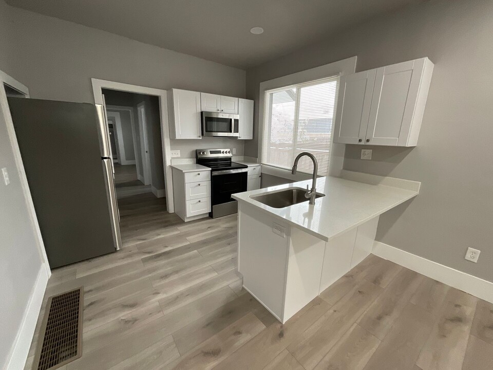 663 Downington Ave S in Salt Lake City, UT - Foto de edificio