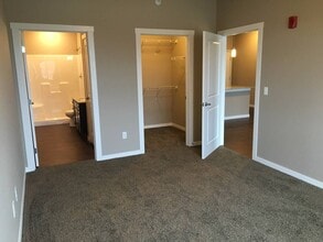 Courtyard Apartments in Moorhead, MN - Foto de edificio - Building Photo