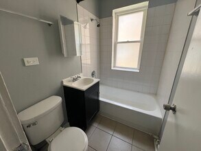 350 W 74th St in Chicago, IL - Building Photo - Building Photo