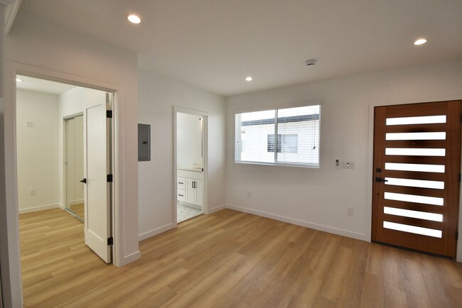 2683 34th St, Unit 15 in Santa Monica, CA - Building Photo - Building Photo