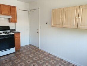 121 S Whispering Hills Dr in Naperville, IL - Building Photo - Building Photo