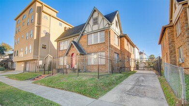 401 W Clay St in Houston, TX - Building Photo - Building Photo