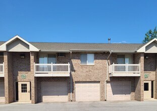 Lake Park Estates Apartments in De Pere, WI - Foto de edificio - Building Photo