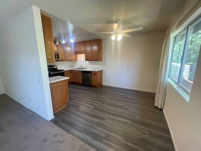 property at 141 W Avenida De Los Arboles