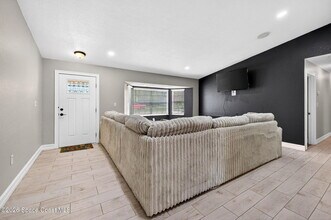 377 Emerson Dr NW in Palm Bay, FL - Building Photo - Building Photo