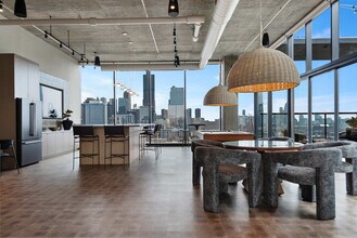 1044 W Van Buren St in Chicago, IL - Building Photo - Building Photo