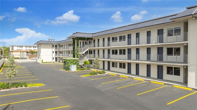 13200 NE 7th Ave in North Miami, FL - Building Photo - Building Photo