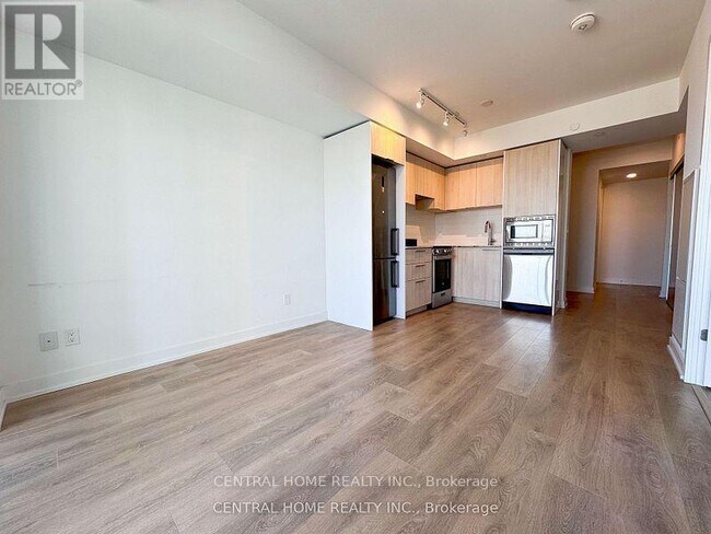 property at 501 Yonge St