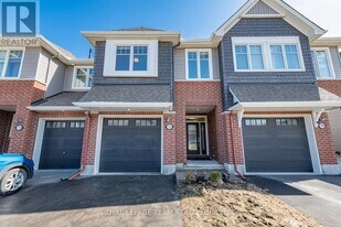 711 Sora Wy in Ottawa, ON - Building Photo
