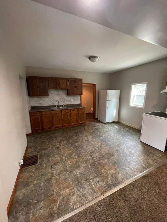 property at 1122 N 11th St