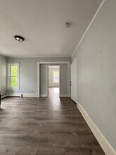 33 1/2 Barclay St, Unit 3 in Worcester, MA - Foto de edificio - Building Photo