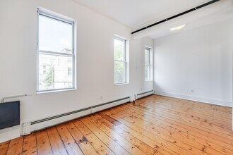 223 8th St in Jersey City, NJ - Building Photo - Building Photo
