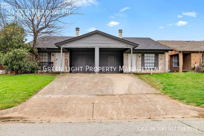 property at 3423 S Meadow Dr