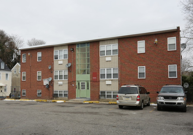 Upsal Park in Philadelphia, PA - Foto de edificio - Building Photo