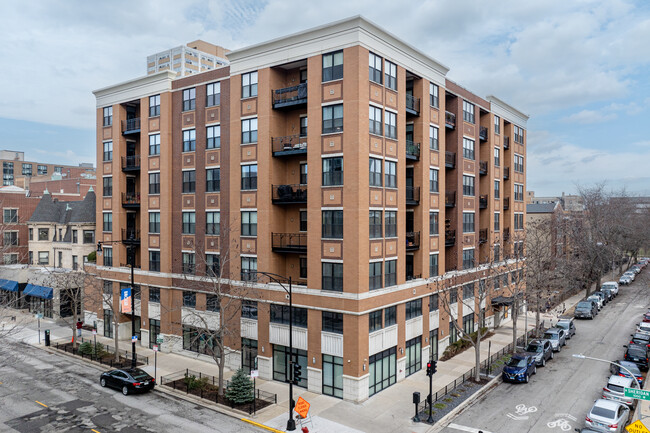 4701 N Sheridan Rd in Chicago, IL - Building Photo - Primary Photo