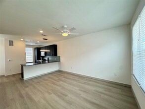 91 Jensen Dr in Houston, TX - Building Photo - Building Photo