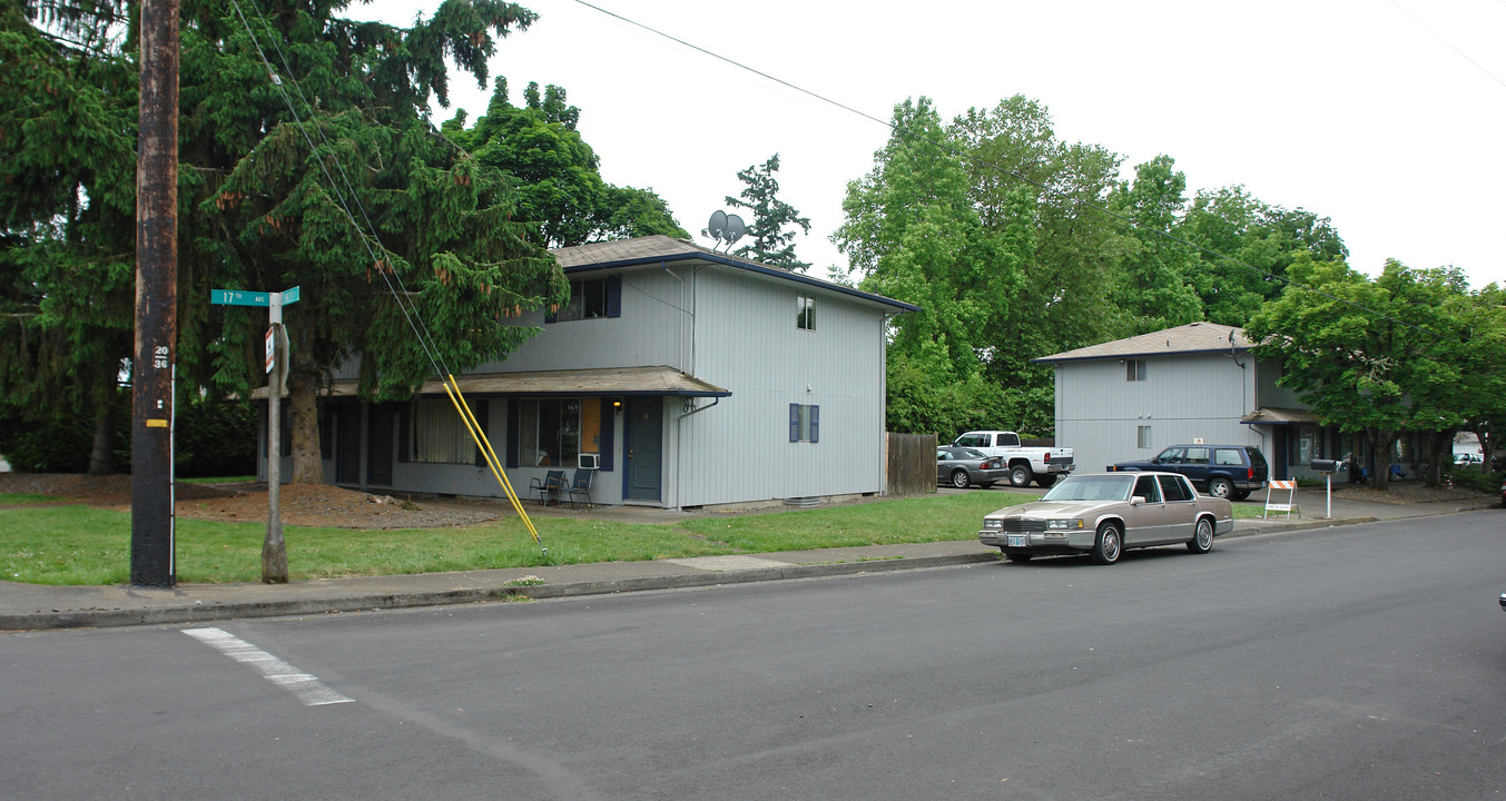 1718 17th Ave SW in Albany, OR - Building Photo