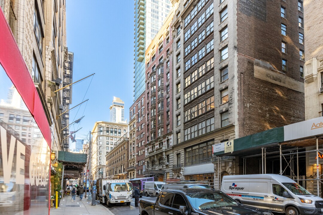 Stratford House Apartments in New York, NY - Foto de edificio