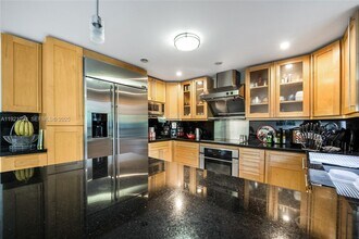 10670 SW 77th Ave in Miami, FL - Building Photo - Building Photo