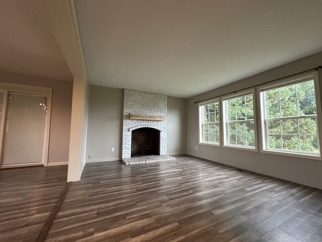 24574 SW Ladd Hill Rd in Sherwood, OR - Building Photo - Building Photo