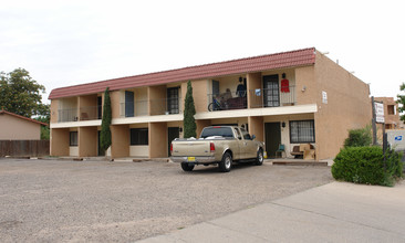 810 Bellamah Ave NW in Albuquerque, NM - Building Photo - Building Photo