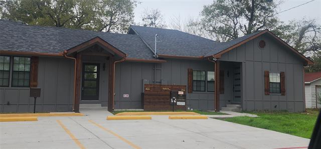 900 Chestnut St in Commerce, TX - Building Photo