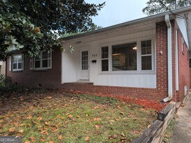 202 Bishop Dr in Marietta, GA - Building Photo
