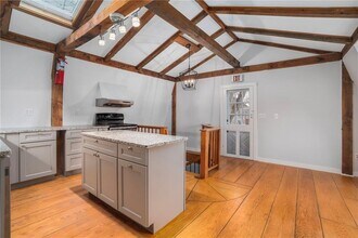 31 Bridge St in Newport, RI - Building Photo - Building Photo