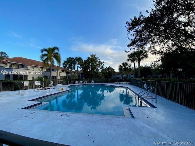 8400 Coral Lake Way, Unit 8400 in Coral Springs, FL - Building Photo - Building Photo