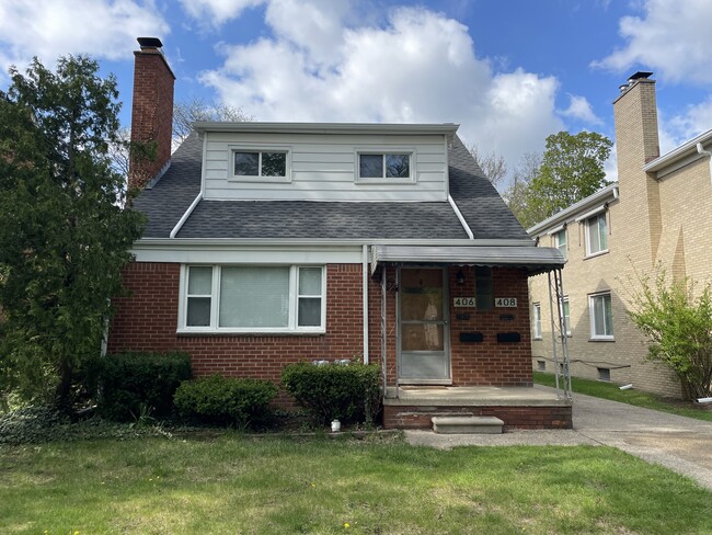 406 Catalpa Dr