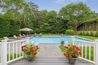 24 Bridle Path in Westhampton Beach, NY - Building Photo - Building Photo