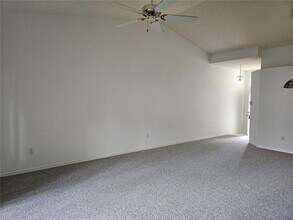 2405 New Haven Cir in Sun City Center, FL - Building Photo - Building Photo
