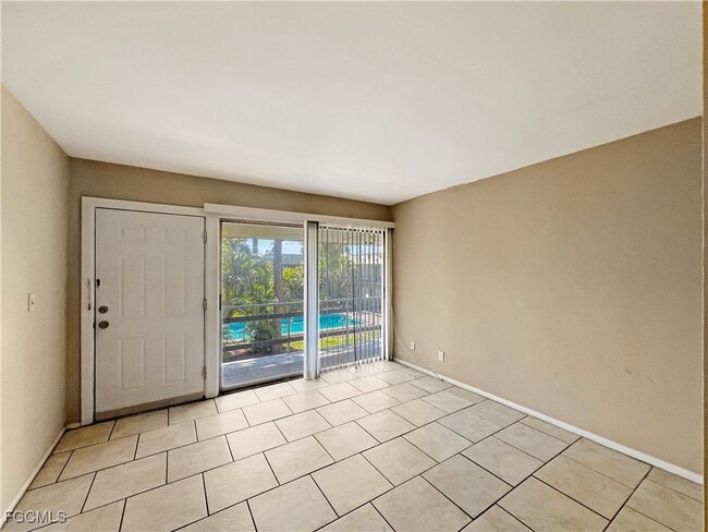 property at 1852 Golf View Ave