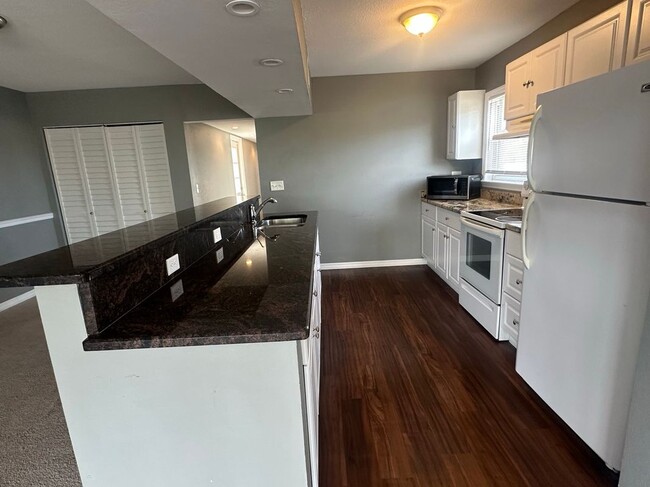 1221 Court St in Clearwater, FL - Foto de edificio - Building Photo