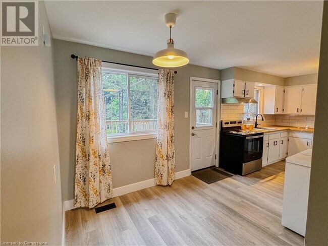 24 Windermere Ct in Guelph, ON - Building Photo - Building Photo